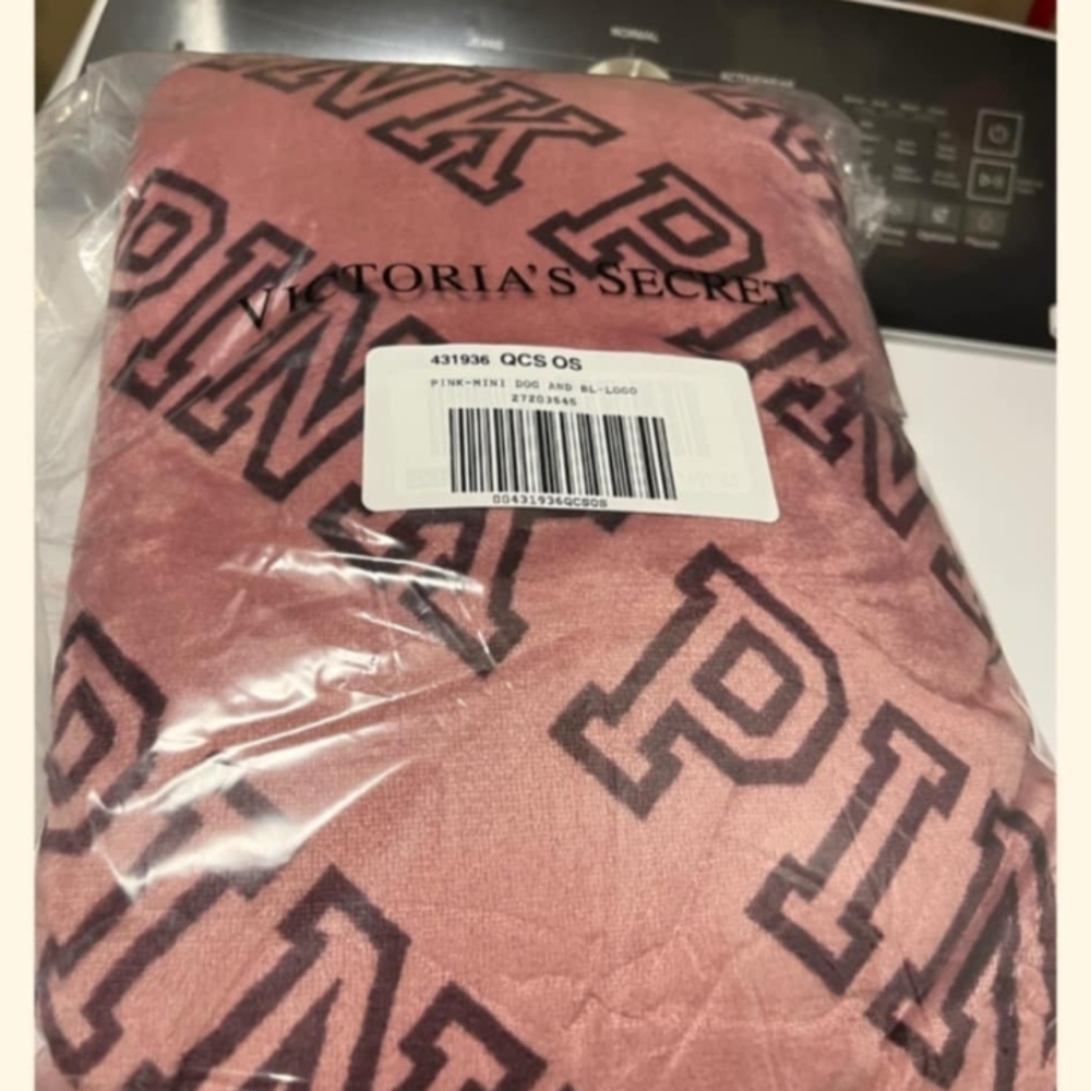 Victoria's Secret Pink Logo Throw